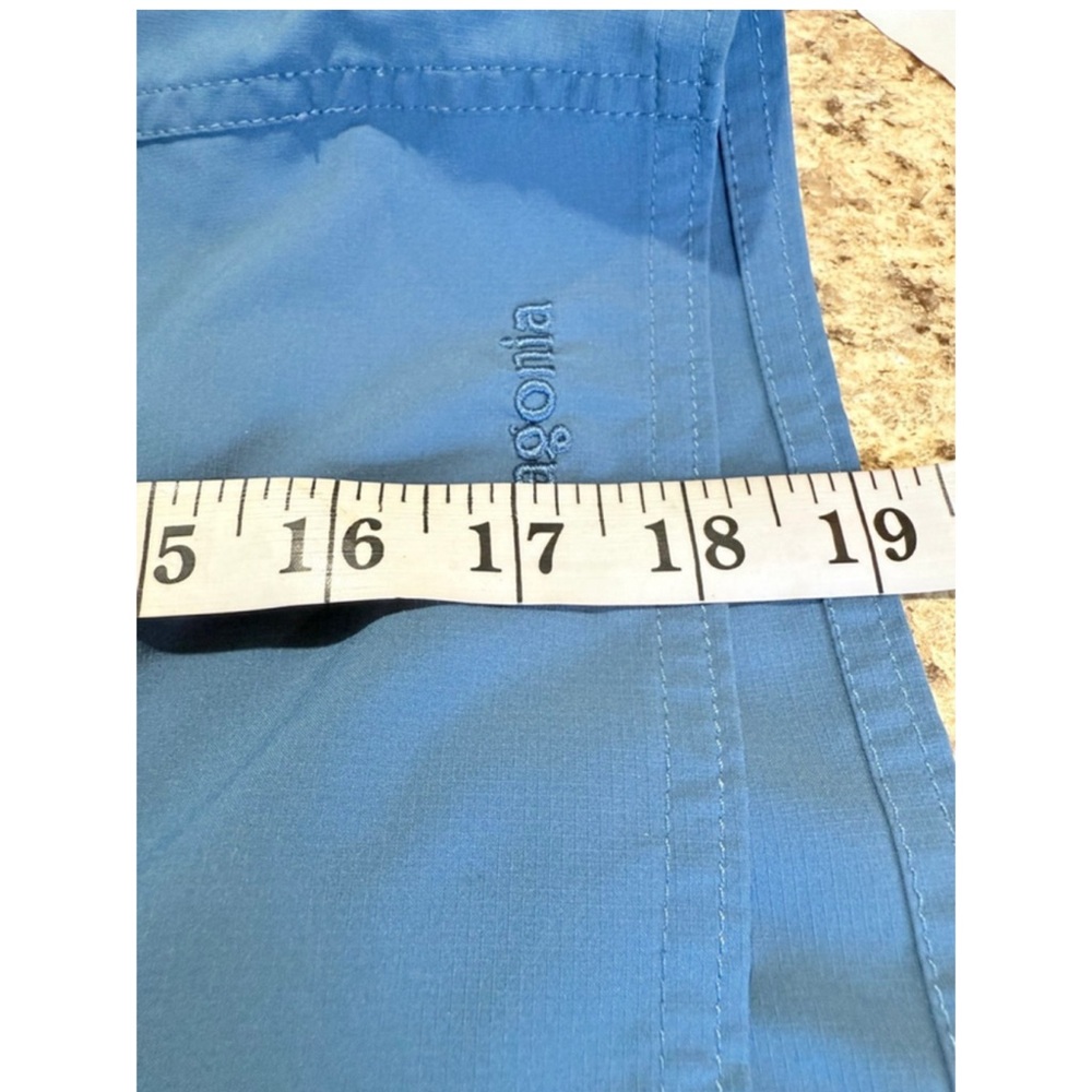 Patagonia Men's Teal Flat Front Shorts - Picture 4 of 8